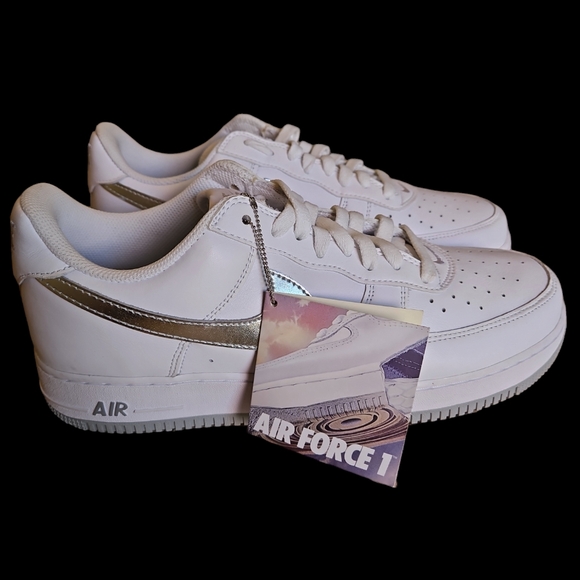 NWB MEN'S NIKE AIR FORCE 1- size 11.5, White/ silver - Picture 2 of 9